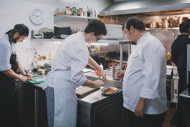 La cocina, el particular "parque de juegos" del restaurante.