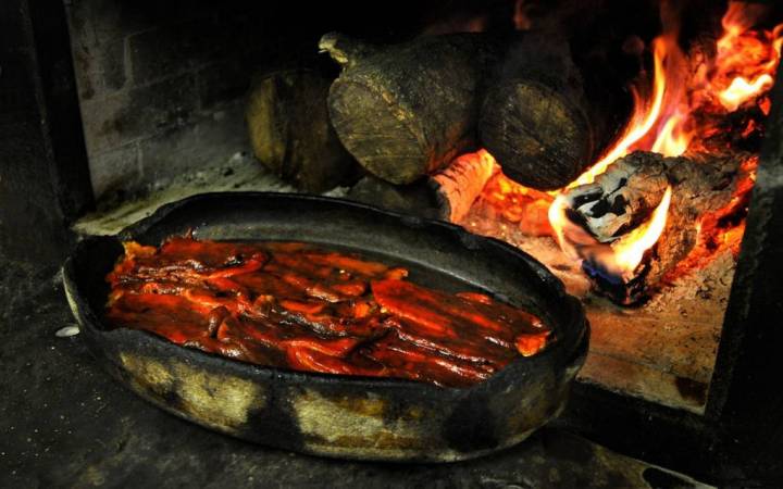 El tipo de leña y el punto de cocción, las claves. Foto: Etxebarri.