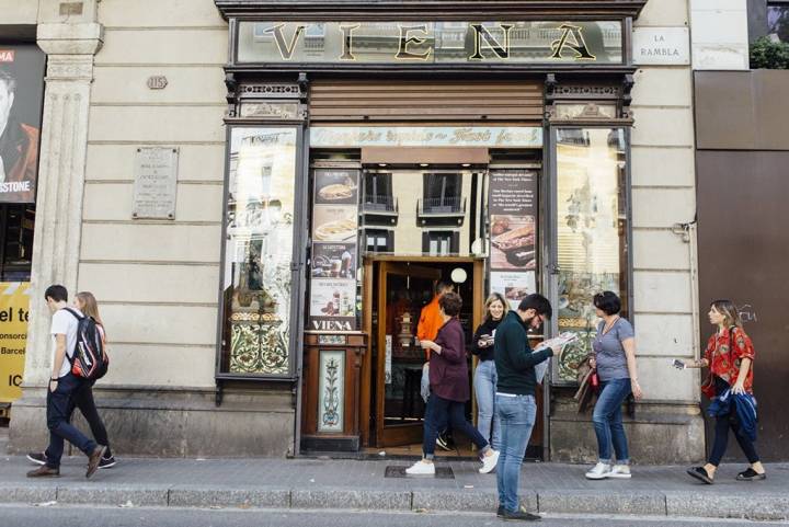 Su fachada exterior en plena Rambla.