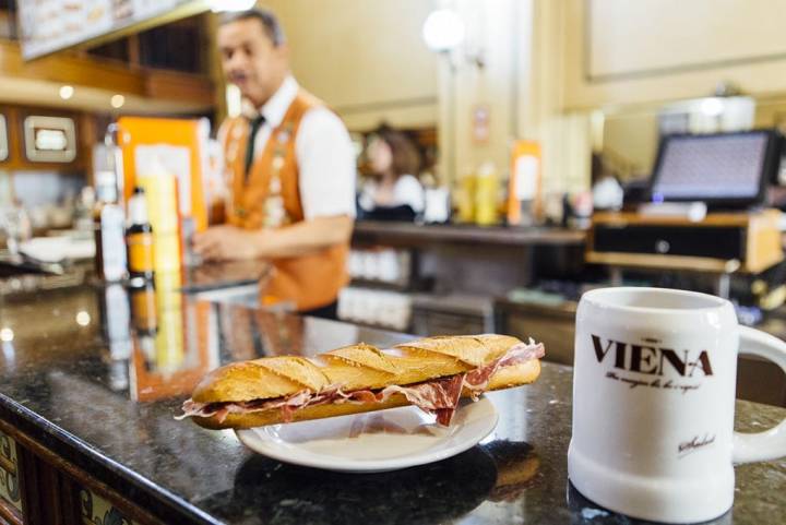 Su bocadillo de jamón se hizo famoso gracias a un periodista de EEUU.