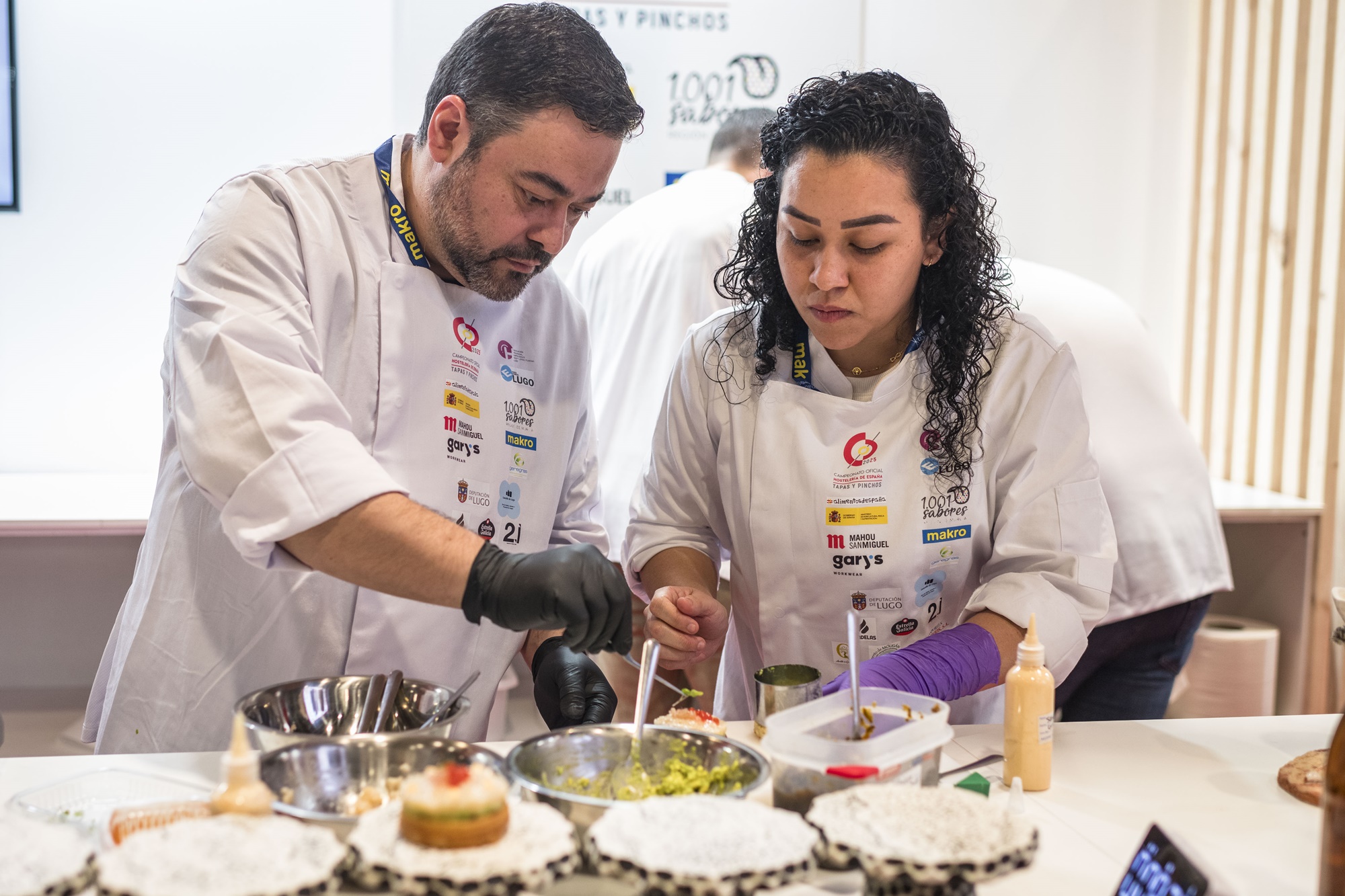 Nervios y concentración durante la elaboración de las tapas finalistas.