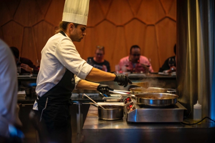Restaurante 'A Barra': preparación en la barra