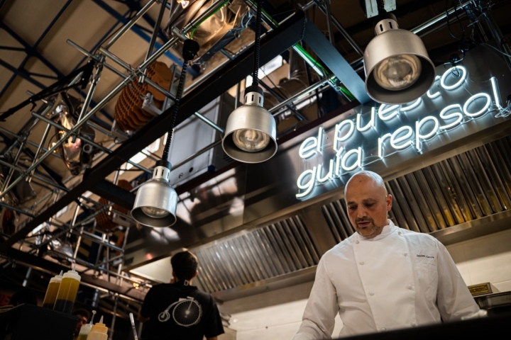 El chef Javier Goya, de Triciclo, en El Puesto de Guía Repsol.