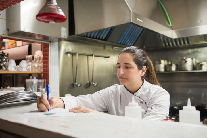 La chef María Gómez, del resturante 'Magoga', en Cartagena, Murcia.