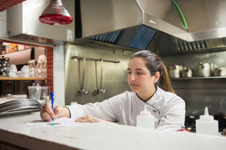 La chef María Gómez, del resturante 'Magoga', en Cartagena, Murcia.