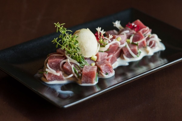 Ceviche de atún rojo del restaurante 'La Catedral', en Cartagena, Murcia.