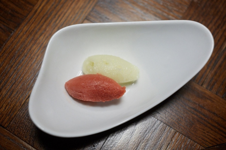 Sorbete de manzana y frambuesa.