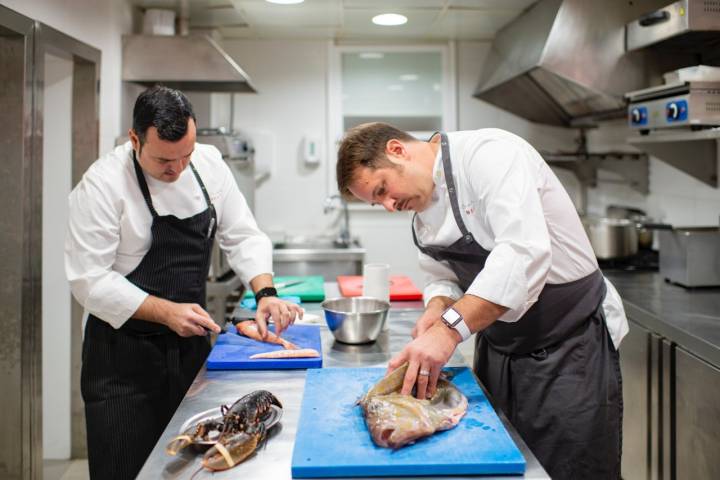 Restaurante 'Beat' (Calpe, Alicante): el chef José Manuel de Miguel y su segundo, Bradfort Hyde