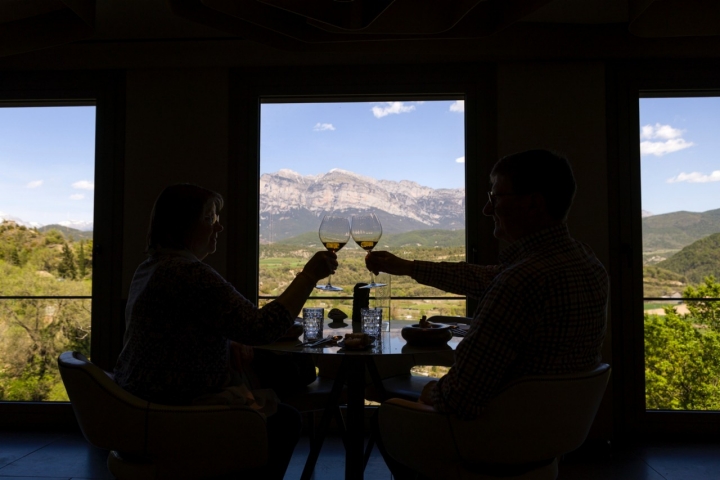 Las vistas desde el comedor a la Peña Montañesa son maravillosas.