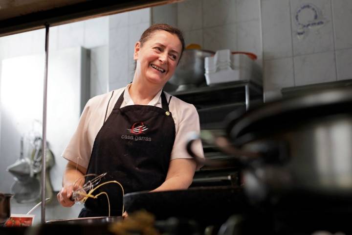 Según Txema, su madre Natividad ha sido su maestra en la cocina.