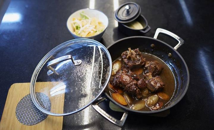 Rabo de toro, uno de los platos estrella de Casa Leopoldo.