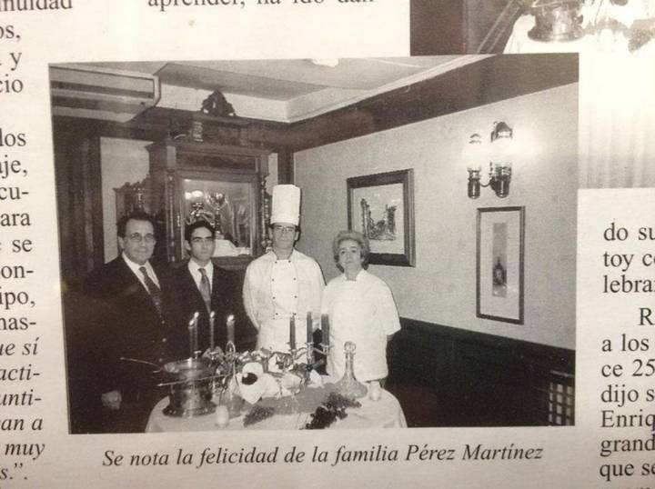 La familia Pérez Martínez en un antiguo recorte de periódico. Foto:@eldoncel_