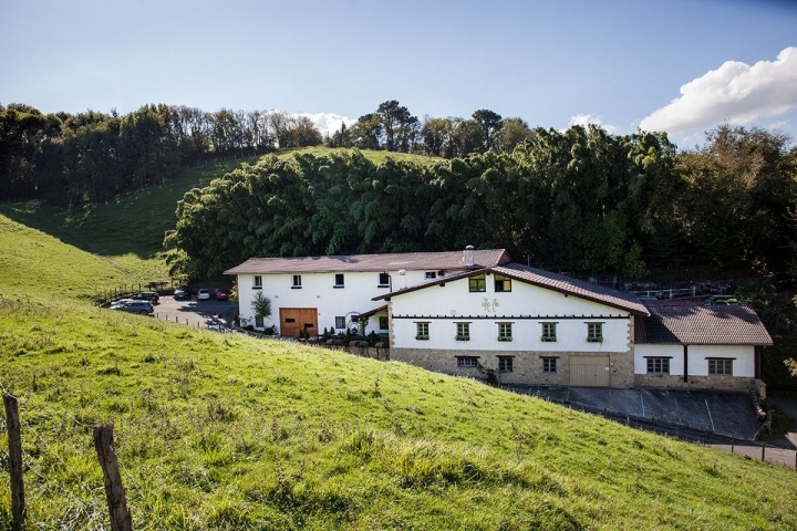 Restaurante Eme Be Garrote Grill: Exterior del local. Foto: Garikoitz Díaz