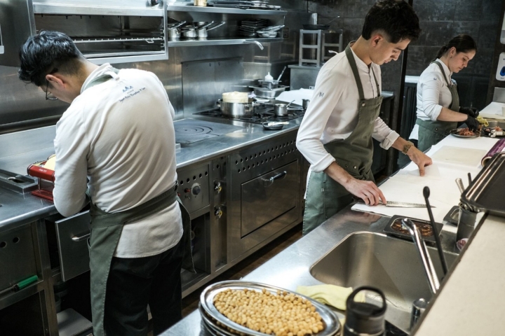 El equipo de Ibaya preparándose para iniciar el servicio.