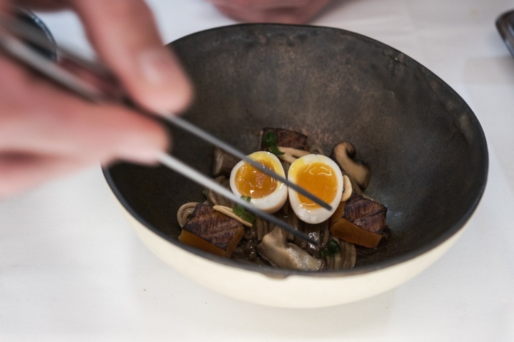 Emplantando el Ramen de montaña.