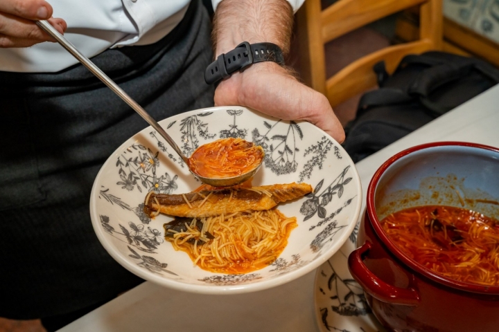 El buen comer de 'La Tizná' toma forma en platos como estos fideos con caballa El buen comer de 'La Tizná' toma forma en platos como estos fideos con caballa