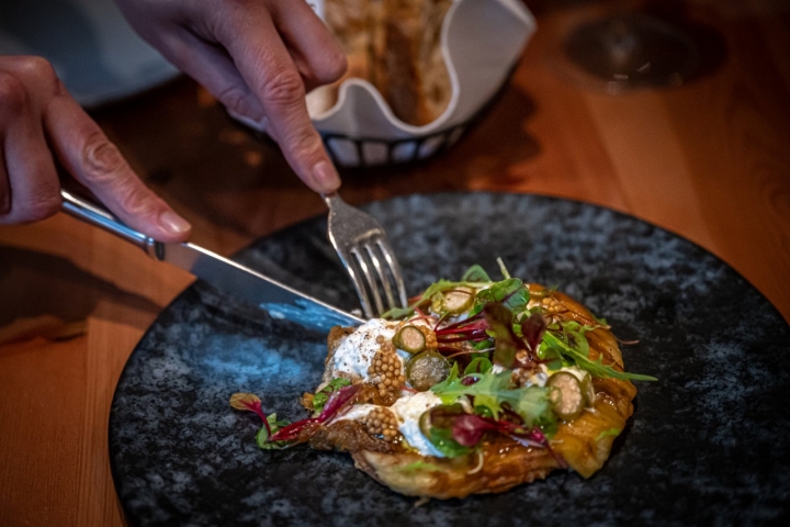 El tatín de berenjena, uno de los favoritos del chef. ​
