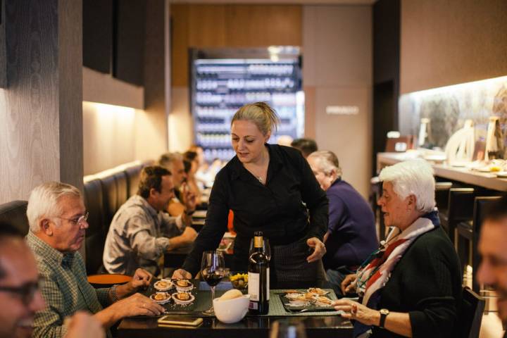 Ambiente distendido en el salón informal.