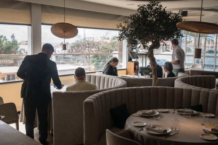 Comedor del restaurante Troqué (Adeje, Tenerife).