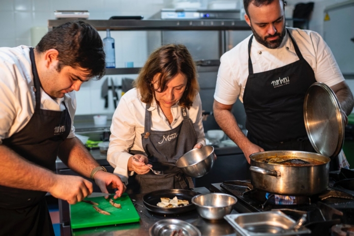 Esther Manzano en la cocina de 'Narbasu' (Asturias). Esther Manzano en la cocina de 'Narbasu' (Asturias).