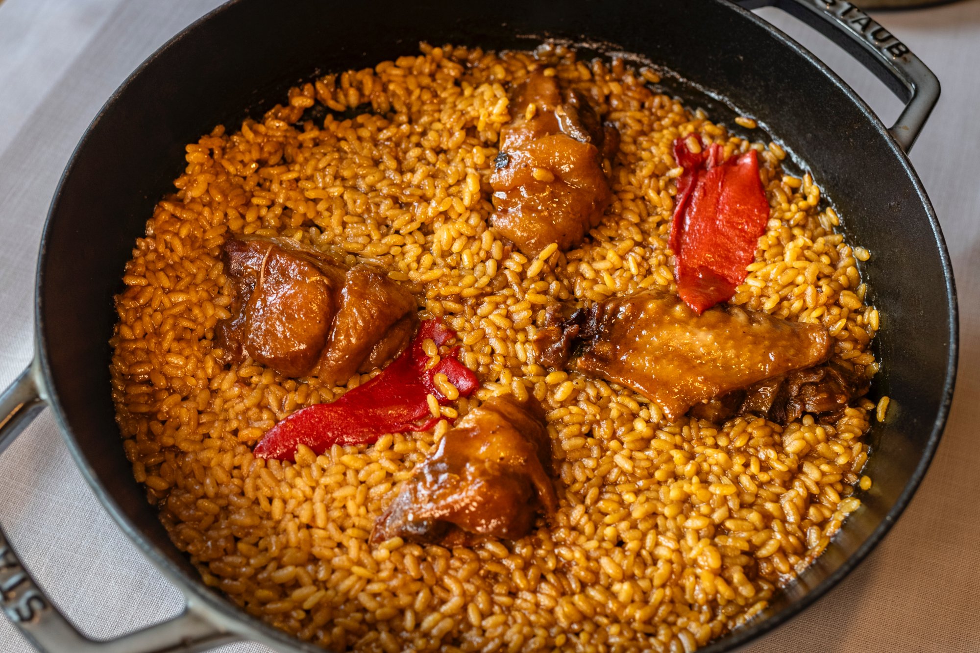 Pitu de caleya con arroz en 'Narbasu' (Asturias).