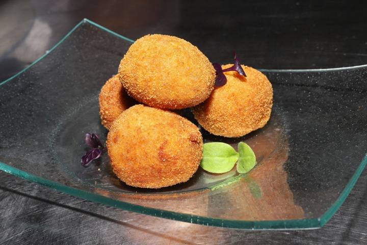 Las croquetas siempre son un indispensable en el picoteo.