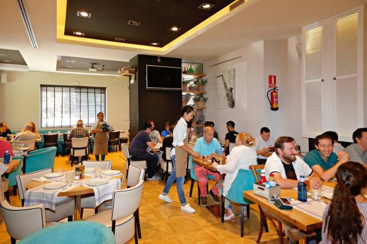 Una visita a 'Queen Burger Gourmet' y te costará creer que sigues en Madrid. Foto: Roberto Ranero.