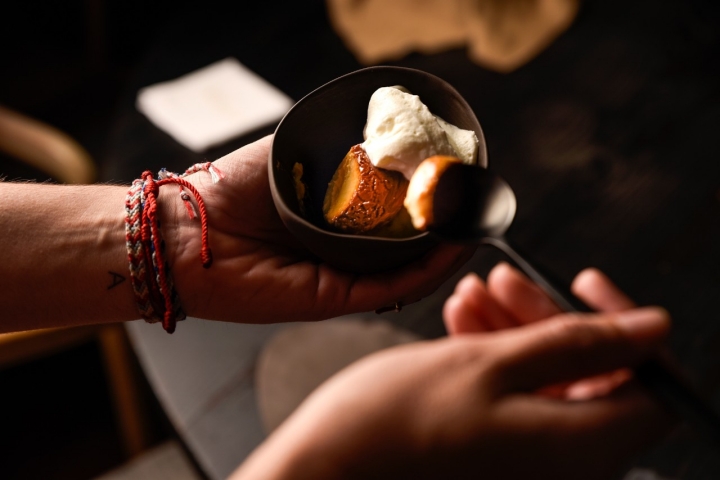 El flan con nata. El flan con nata.