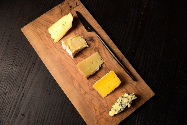 Una tabla de quesos gallegos para terminar la experiencia. Una tabla de quesos gallegos para terminar la experiencia.