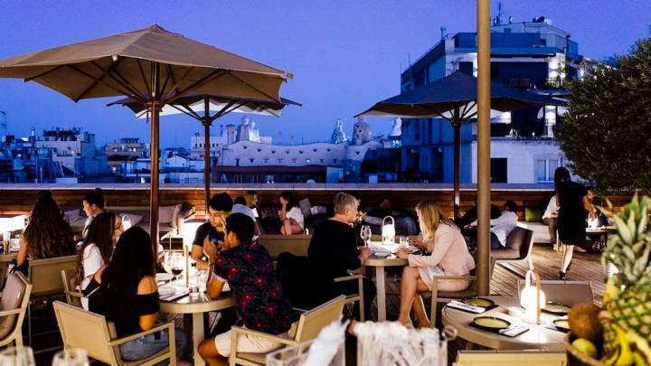 Cenar en esta terraza no tiene precio.