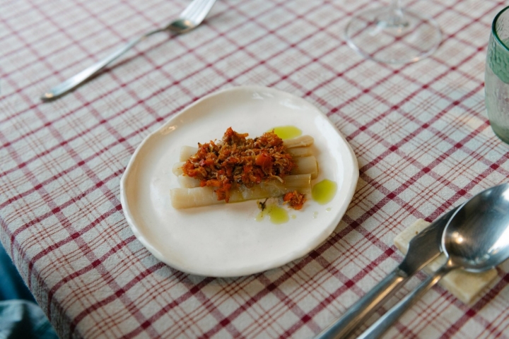 Puerros y centollo  - Texu Restaurante by Special Thanks Studios