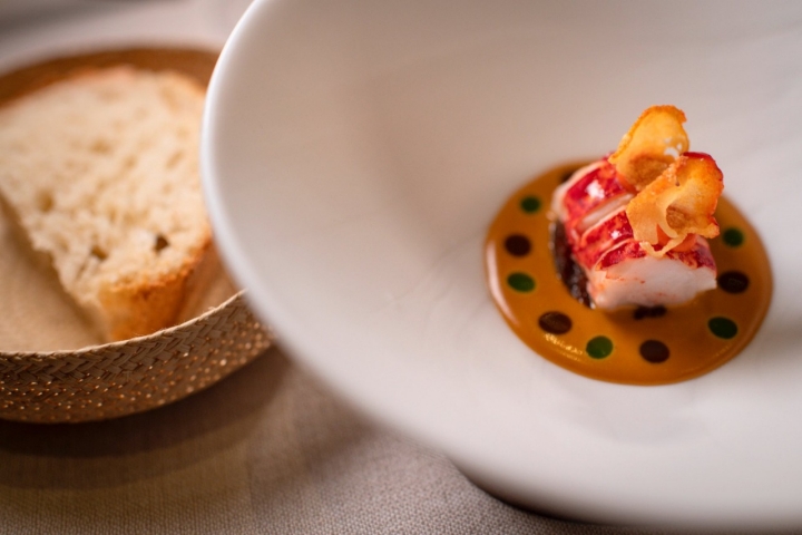 Versión del bogavante con huevos fritos del restaurante 'Voro'.