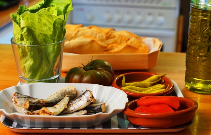Bocadillo de sardinillas (ingredientes)