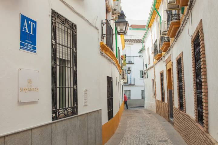 El hotel se encuentra en la calle Gragea de Córdoba.