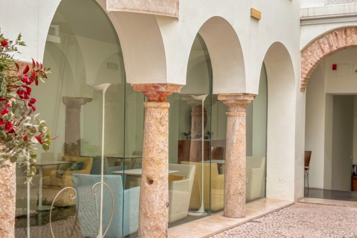 Patio del hotel Viento10 en Córdoba