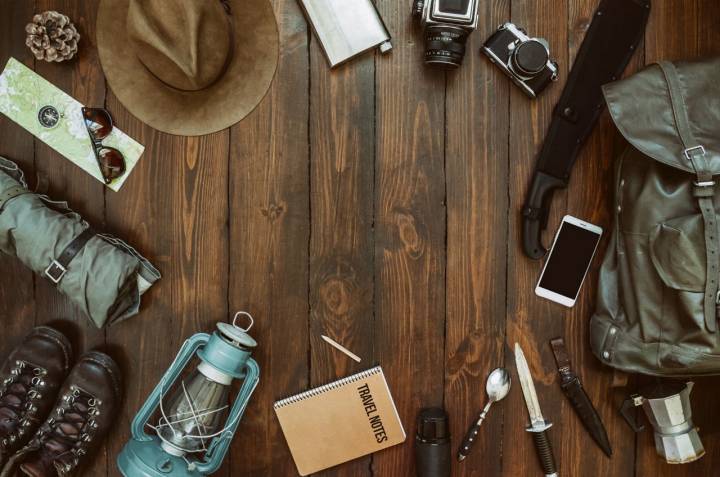 Conviene no cargar demasiado la mochila, pero hay un par de extras obligados. Foto: Shutterstock.