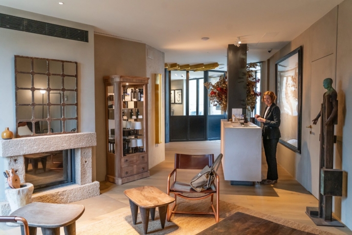 Mirador de DeyoSalón común en la planta baja y recepciçón