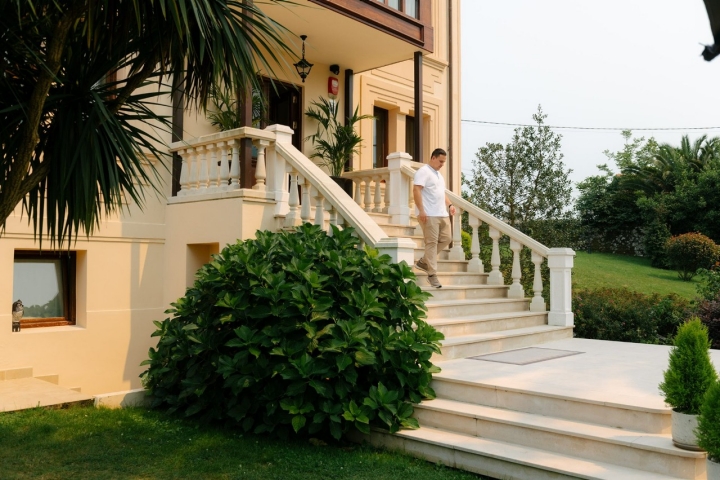 Jesús Cubides, gerente del hotel, se asegura de crear una estancia individualizada Jesús Cubides, gerente del hotel, se asegura de crear una estancia individualizada