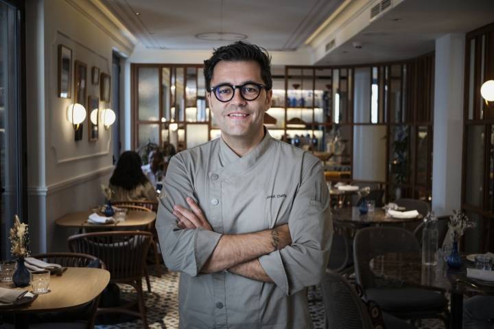 El chef Jordi Delfa posa en el restaurante de 'Fauna'.