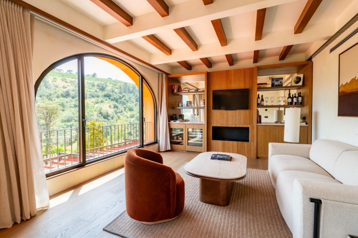 El hotel tiene un diseño elegante y sofisticado. El hotel tiene un diseño elegante y sofisticado.