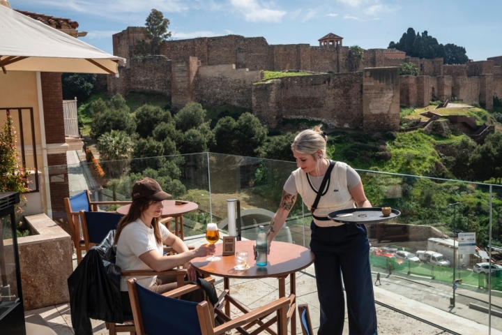 Desde la azotea se tienen unas vistas privilegiadas de la Alcazaba.
