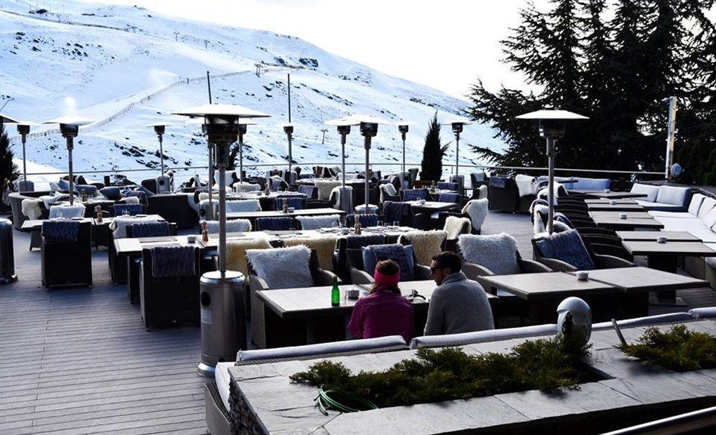 Terraza de Le Lodge, Facebook