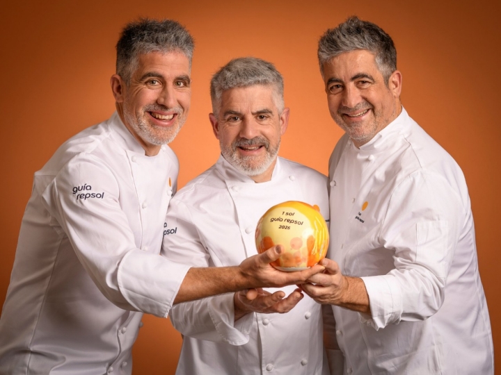 Los hermanos Kepa, Gorka y Mikel Txapartegi, del asador Sutan (Hondarribia, Gipuzkoa).