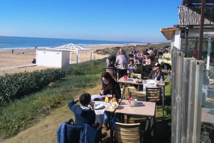 Tanto el rumor de las olas como el aroma a sal llegan a su terraza. Foto: Facebook