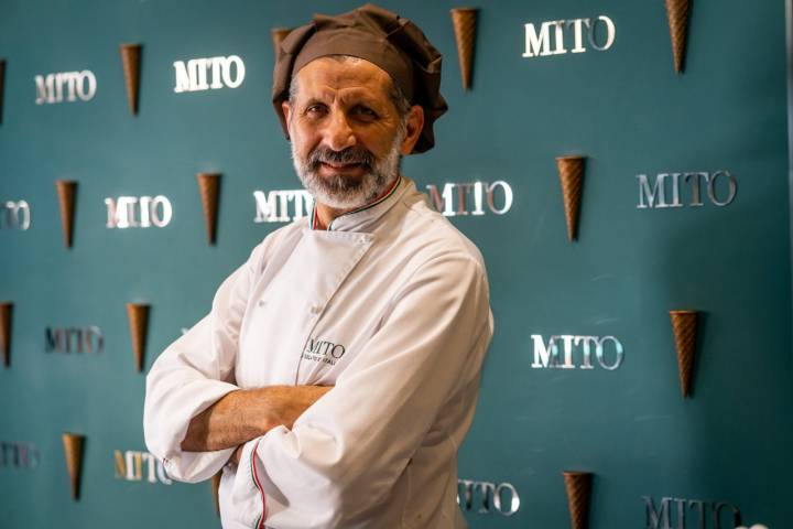 Giuseppe Di Bella, maestro gelataio de la heladería MITO (Sevilla)