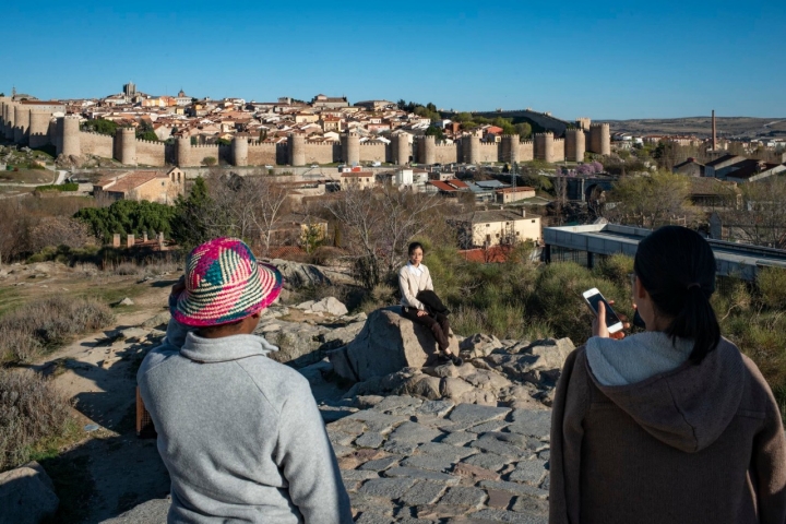 El enclave es perfecto, a los pies de la muralla medieval.