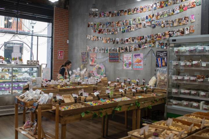 Interior de la tienda de mascotas 'Miguitas' en Madrid