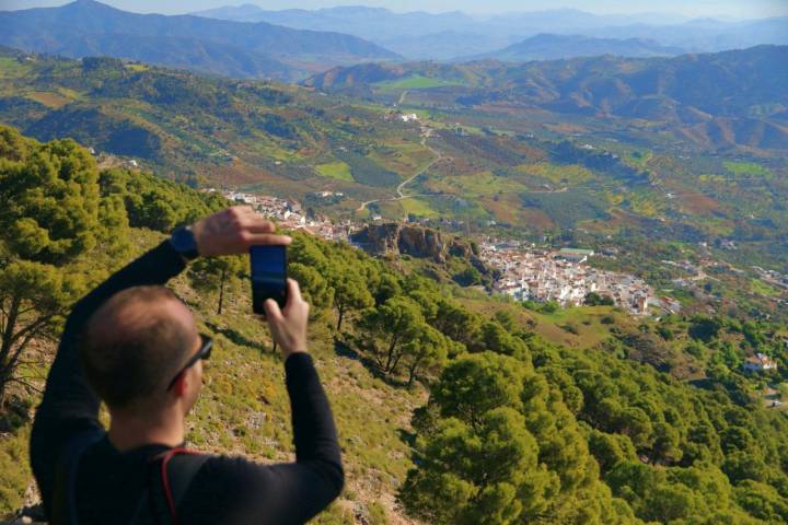 Vistas de Casarabonela desde el Llano Cristóbal