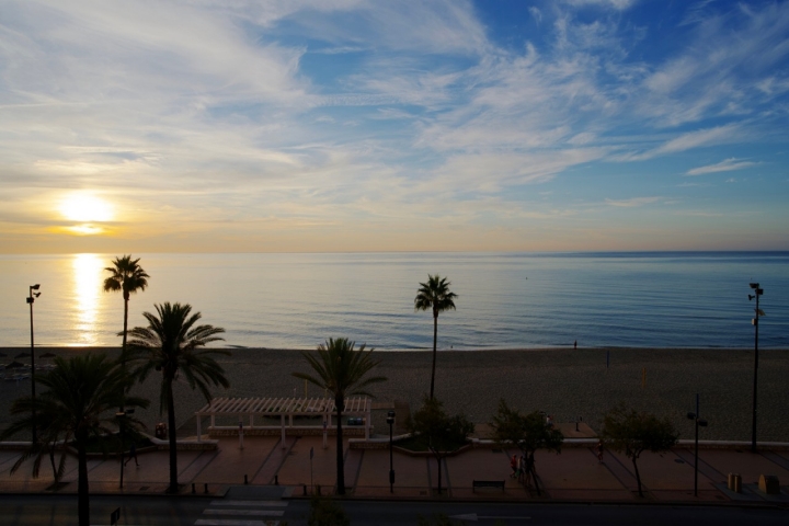 Atardecer en la playa de Torreblanca, en Fuengirola. Atardecer en la playa de Torreblanca, en Fuengirola.