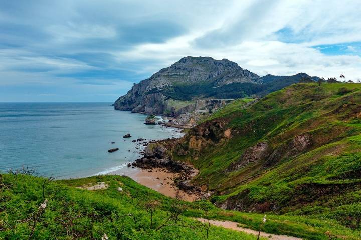 Rutas por Cantabria: San Julián, Liendo. Foto: Shutterstock